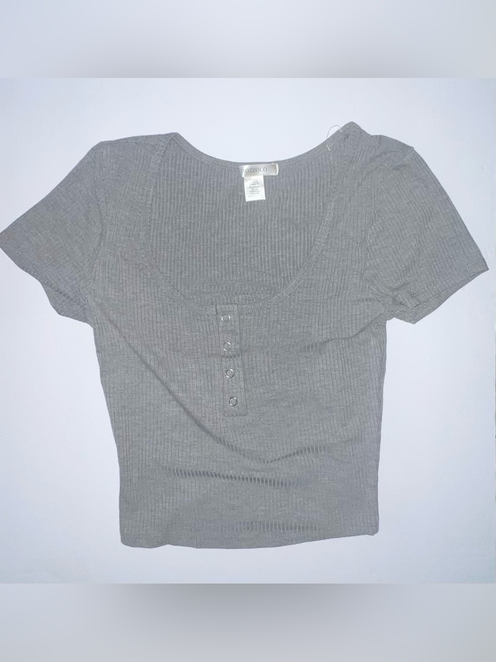 NWOT Bozzolo Gray Ribbed Henley Baby Tee Crop Top.  Size Small